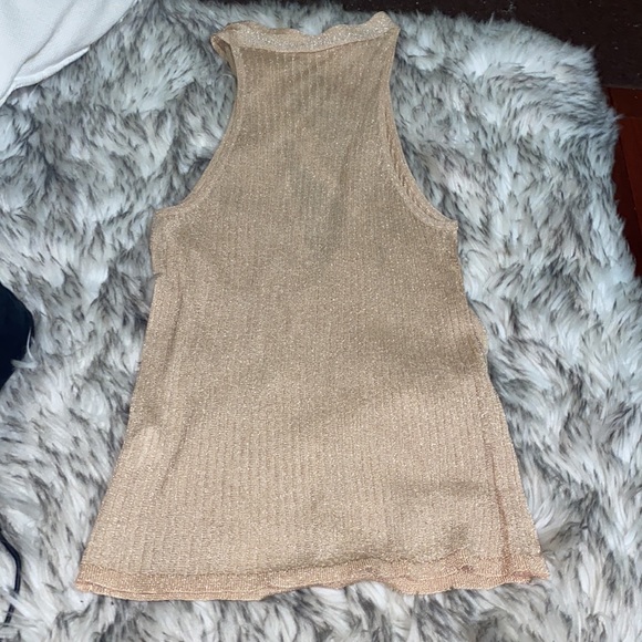 Gold keyhole shirt - Picture 5 of 5